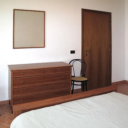 Res. Vigna Del Lago 121S Apartment *