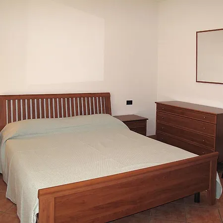 Res. Vigna Del Lago 121S Apartment